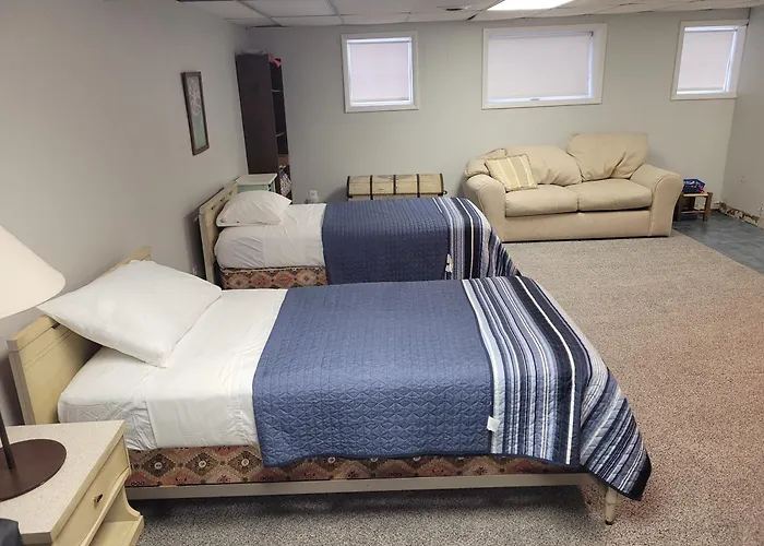 Great Lakes Getaway - Incredible Lakefront!