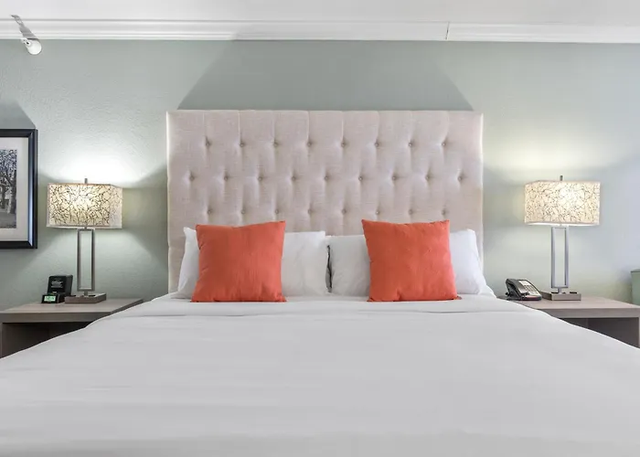 Cherry Tree Inn & Suites