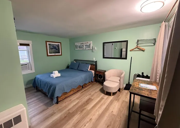 Bay Port Lodging
